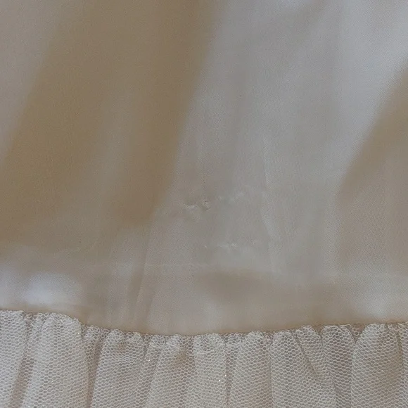A beautiful formal Chantilly place girls dress size 6 NWOT.